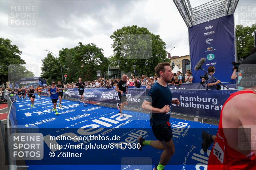 29.06.2025 - hella hamburg halbmarathon Zöllner http://msf.ph/oto/8417330 29.06.2025 10:50:59 Ziel 1466, 2207, 3654, 3947, 4839, 5018, 7052, 7369, 8205, 8572, 10215, 11551, 12778, 13687, 15362, 15395, 15643, 16285, 18350 meine-sportfotos.de