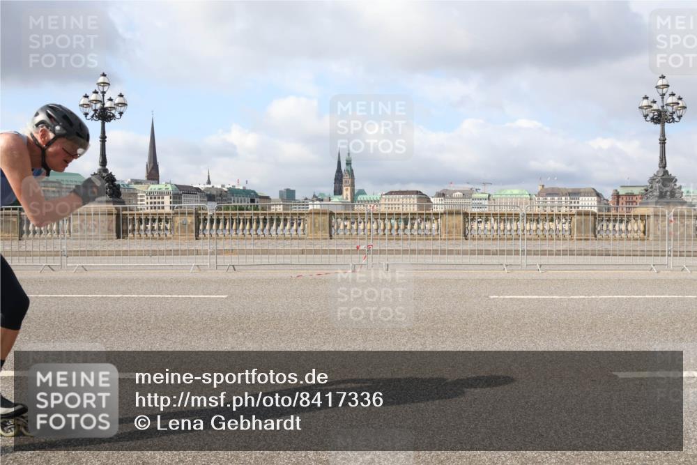 29.06.2025 - hella hamburg halbmarathon Lena Gebhardt http://msf.ph/oto/8417336 29.06.2025 08:57:04 Lombardsbrücke  meine-sportfotos.de