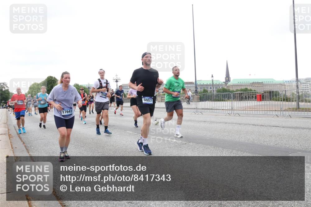29.06.2025 - hella hamburg halbmarathon Lena Gebhardt http://msf.ph/oto/8417343 29.06.2025 10:51:57 Lombardsbrücke 18780, 1126, 17641, 3240, 6007, 1418, 1978, 1997, 2308, 2593, 2736, 2778, 3038, 3240, 3991, 4087, 4273, 4436, 4598, 4606, 4748, 4808, 5062, 5291, 5534, 5716, 5717, 6007, 6091, 6403, 6404, 6406, 6456, 6604, 6885, 6945, 6947, 6954, 6985, 7682, 7841, 7871, 7992, 8125, 8194, 8196, 8250, 8251, 8399, 8621, 9220, 9340, 9460, 9462, 9590, 9594, 9673, 9730, 10342, 10496, 10521, 10533, 10673, 10693, 10830, 11101, 11126, 11127, 11268, 11375, 11875, 12065 meine-sportfotos.de
