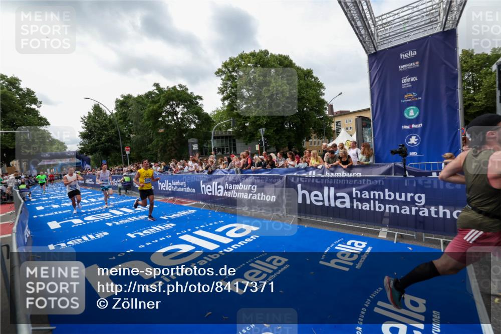 29.06.2025 - hella hamburg halbmarathon Zöllner http://msf.ph/oto/8417371 29.06.2025 10:28:48 Ziel 1953, 2604, 3968, 6090, 10486, 15655, 17428, 18763 meine-sportfotos.de