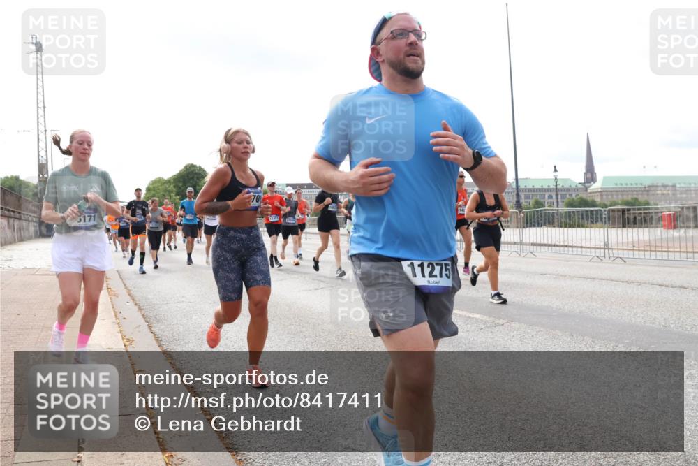 29.06.2025 - hella hamburg halbmarathon Lena Gebhardt http://msf.ph/oto/8417411 29.06.2025 10:17:56 Lombardsbrücke 70, 12401, 11275, 1015, 1159, 1160, 1204, 1268, 1274, 1325, 1458, 1554, 1622, 1641, 1749, 1795, 1982, 2094, 2147, 2259, 2305, 2548, 2634, 2931, 3125, 3138, 3292, 3977, 4194, 4218, 4804, 4852, 5002, 5004, 5290, 5611, 5733, 6254, 6270, 6336, 6352, 6786, 7094, 7258, 7291, 7413, 7566, 7641, 7649, 7838, 7844, 7882, 7883, 8067, 8128, 8144, 8248, 8607, 8799, 9400, 9539, 9717, 9734, 9798, 9844, 9848, 9964, 10174, 10332, 10509, 10908, 12498 meine-sportfotos.de