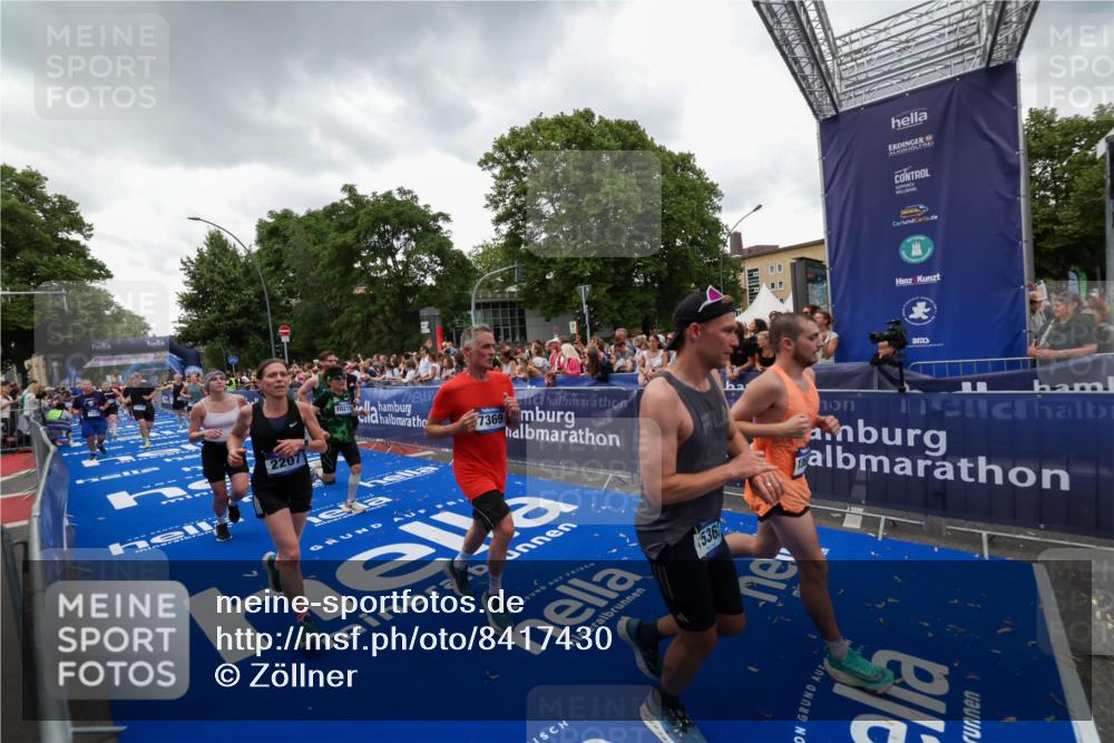 29.06.2025 - hella hamburg halbmarathon Zöllner http://msf.ph/oto/8417430 29.06.2025 10:51:04 Ziel 1630, 2207, 4077, 7369, 8117, 8261, 8572, 8704, 10215, 10508, 10603, 12778, 13008, 13687, 14125, 15362, 16285, 17221, 18066, 18350 meine-sportfotos.de