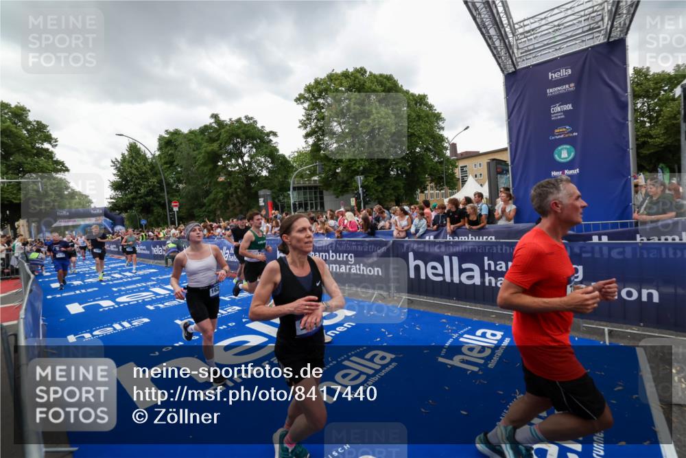 29.06.2025 - hella hamburg halbmarathon Zöllner http://msf.ph/oto/8417440 29.06.2025 10:51:05 Ziel 1630, 2207, 4077, 7369, 8117, 8261, 8704, 10215, 10508, 10603, 12778, 13008, 13687, 14125, 15362, 16285, 17221, 17384, 18066, 18350 meine-sportfotos.de