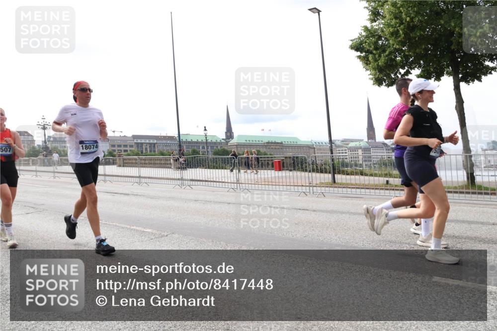 29.06.2025 - hella hamburg halbmarathon Lena Gebhardt http://msf.ph/oto/8417448 29.06.2025 10:26:56 Lombardsbrücke 507, 18074, 1530, 1793, 1973, 2045, 2306, 2643, 4358, 4507, 4509, 5494, 5495, 5707, 6259, 6625, 6637, 7069, 7234, 7314, 8056, 8079, 8281, 9186, 9349, 10077, 10465, 11110, 11270, 11740, 12071, 12126, 13264, 13462, 14020, 14021, 14930, 15027, 15108, 15807, 15878, 16479, 16788, 17049, 17300, 17445, 17675, 18074, 18087, 18516, 18962, 18976, 18978 meine-sportfotos.de
