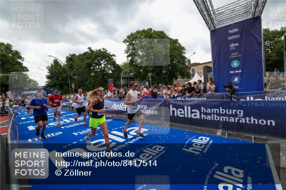 29.06.2025 - hella hamburg halbmarathon Zöllner http://msf.ph/oto/8417514 29.06.2025 10:51:11 Ziel 1366, 4077, 4816, 4967, 6027, 8261, 8508, 8704, 10508, 10603, 10868, 11733, 13073, 15480, 17384, 17530, 17823, 18066 meine-sportfotos.de
