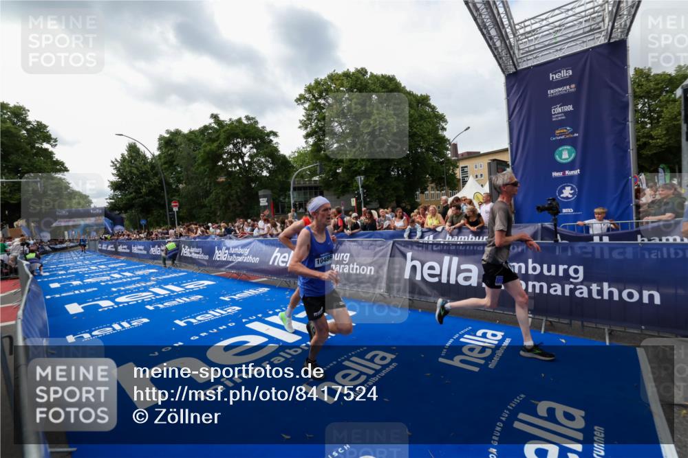 29.06.2025 - hella hamburg halbmarathon Zöllner http://msf.ph/oto/8417524 29.06.2025 10:28:55 Ziel 1827, 2604, 10486, 18763 meine-sportfotos.de