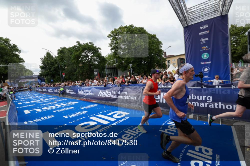 29.06.2025 - hella hamburg halbmarathon Zöllner http://msf.ph/oto/8417530 29.06.2025 10:28:55 Ziel 1827, 2604, 10486, 18763 meine-sportfotos.de