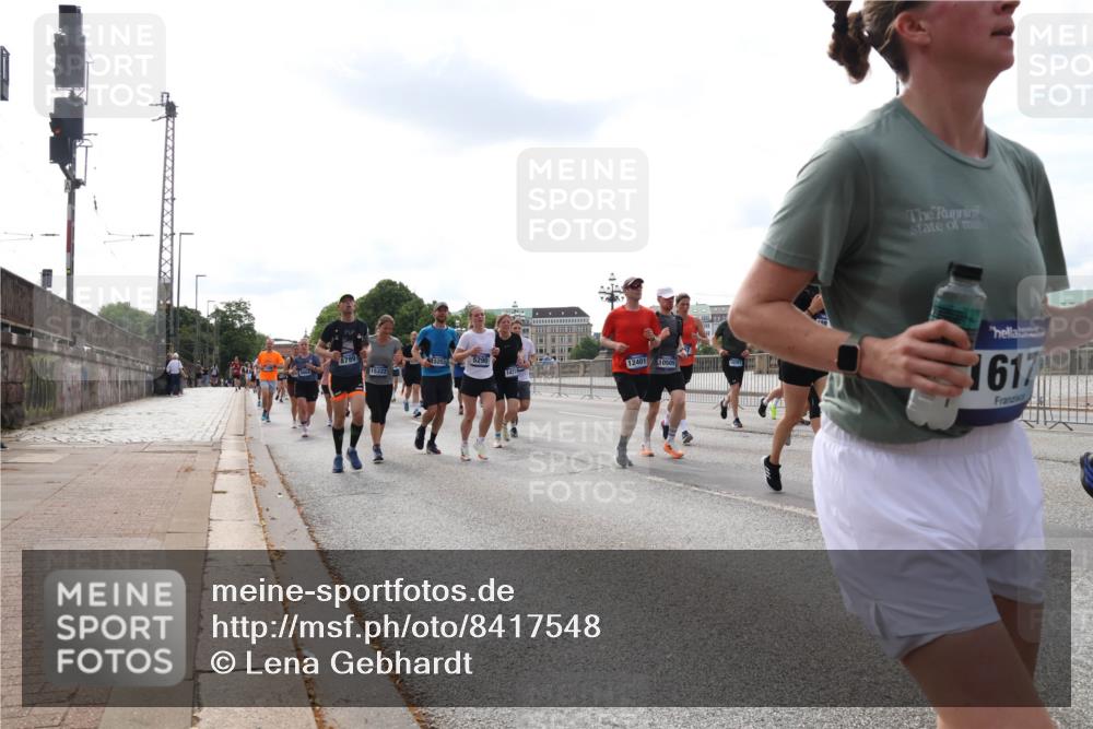 29.06.2025 - hella hamburg halbmarathon Lena Gebhardt http://msf.ph/oto/8417548 29.06.2025 10:17:57 Lombardsbrücke 8799, 15203, 5290, 12401, 10509, 10509, 15322, 1617, 1015, 1159, 1160, 1204, 1268, 1274, 1325, 1458, 1554, 1622, 1641, 1749, 1795, 1982, 2087, 2094, 2147, 2259, 2548, 2634, 2931, 3125, 3138, 3292, 3977, 4218, 4804, 5002, 5004, 5290, 5611, 5733, 6254, 6270, 6336, 6352, 6786, 7094, 7258, 7291, 7413, 7566, 7641, 7649, 7838, 7844, 7882, 7883, 8067, 8128, 8144, 8248, 8607, 8799, 9400, 9539, 9717, 9734, 9798, 9844, 9848, 9964, 10174, 10332, 10509, 10908, 12498 meine-sportfotos.de