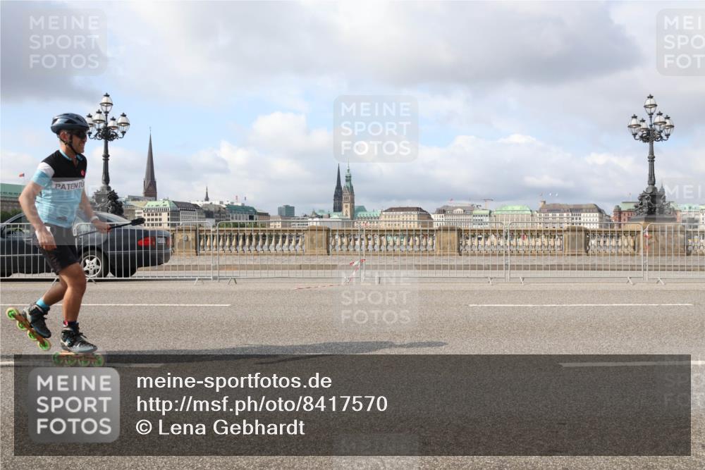29.06.2025 - hella hamburg halbmarathon Lena Gebhardt http://msf.ph/oto/8417570 29.06.2025 08:57:12 Lombardsbrücke 1 meine-sportfotos.de