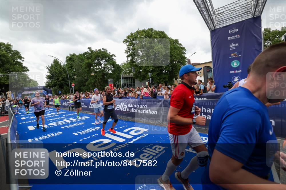 29.06.2025 - hella hamburg halbmarathon Zöllner http://msf.ph/oto/8417582 29.06.2025 10:51:13 Ziel 1366, 4077, 4404, 4816, 4967, 5600, 6027, 8261, 8508, 10508, 10868, 11625, 11733, 13073, 15480, 17384, 17530, 17823 meine-sportfotos.de
