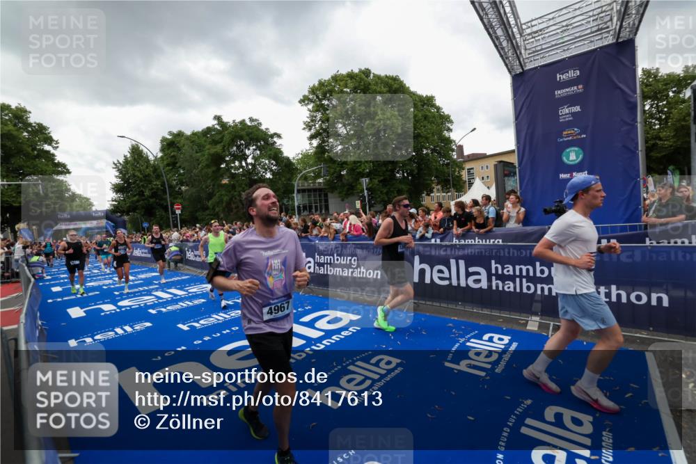 29.06.2025 - hella hamburg halbmarathon Zöllner http://msf.ph/oto/8417613 29.06.2025 10:51:15 Ziel 1366, 1461, 4404, 4816, 4967, 5600, 6027, 8508, 8930, 9476, 10868, 11512, 11625, 11733, 13073, 15480, 17530, 17823 meine-sportfotos.de