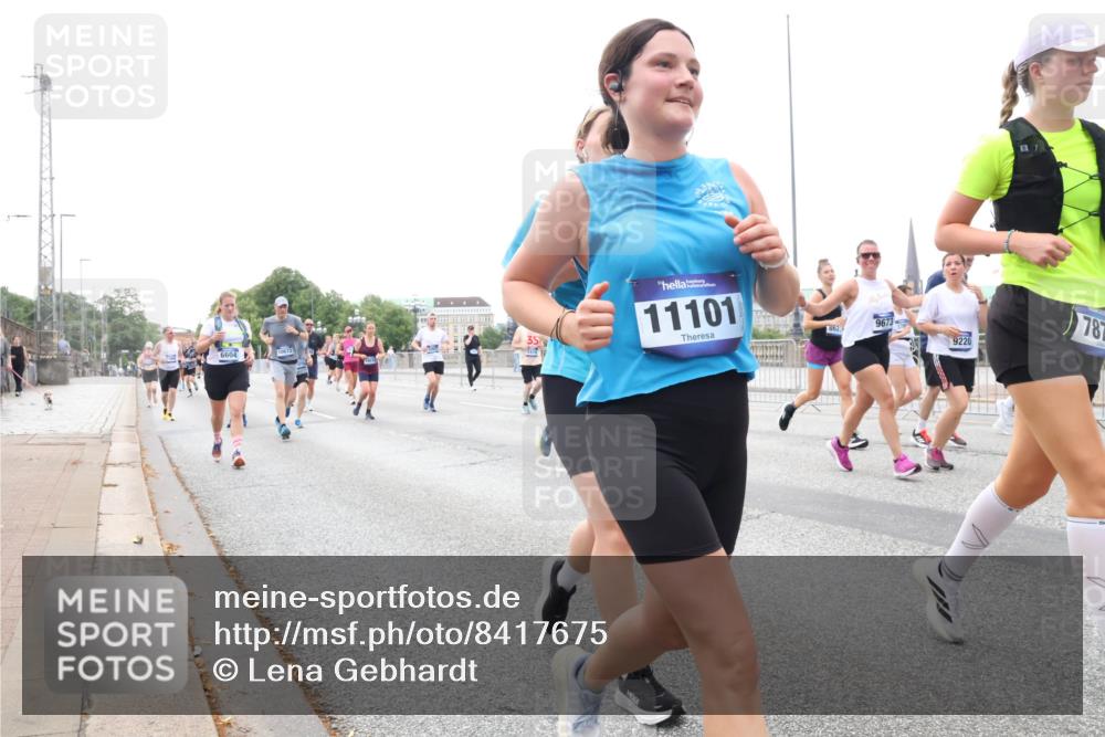 29.06.2025 - hella hamburg halbmarathon Lena Gebhardt http://msf.ph/oto/8417675 29.06.2025 10:52:01 Lombardsbrücke 6604, 10673, 35, 11101, 9673, 787, 862, 9220, 1418, 1978, 2593, 2736, 2778, 3038, 3240, 3991, 4087, 4273, 4436, 4598, 4606, 4748, 4815, 5062, 5262, 5291, 5534, 5716, 5717, 6007, 6386, 6403, 6404, 6406, 6456, 6604, 6885, 6947, 6954, 6985, 7682, 7690, 7691, 8125, 8194, 8196, 8250, 8251, 8399, 8621, 9220, 9340, 9368, 9460, 9462, 9590, 9594, 9673, 9730, 10342, 10496, 10521, 10533, 10634, 10673, 10693, 10830, 10884, 11101, 11126, 11127, 11375, 11736, 11875, 11899, 11974, 12065 meine-sportfotos.de