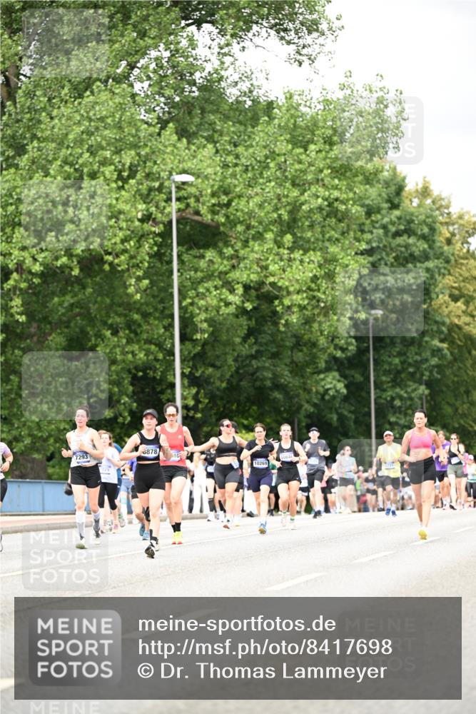 29.06.2025 - hella hamburg halbmarathon Dr. Thomas Lammeyer http://msf.ph/oto/8417698 29.06.2025 10:45:21 Kennedybrücke 1075, 1323, 1731, 3306, 4044, 4638, 4906, 5549, 5753, 6088, 6098, 6806, 7293, 7585, 7829, 7956, 8429, 8430, 8878, 9237, 9962, 10269, 10644, 10920, 10940, 11053, 11176 meine-sportfotos.de