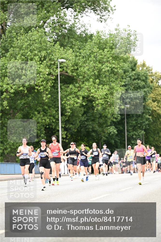 29.06.2025 - hella hamburg halbmarathon Dr. Thomas Lammeyer http://msf.ph/oto/8417714 29.06.2025 10:45:21 Kennedybrücke 1075, 1323, 1731, 3306, 4044, 4638, 4906, 5549, 5753, 6088, 6098, 6806, 7293, 7585, 7829, 7956, 8429, 8430, 8878, 9237, 9962, 10269, 10644, 10920, 10940, 11053, 11176 meine-sportfotos.de