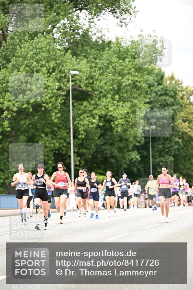 29.06.2025 - hella hamburg halbmarathon Dr. Thomas Lammeyer http://msf.ph/oto/8417726 29.06.2025 10:45:21 Kennedybrücke 1075, 1323, 1731, 3306, 4044, 4638, 4906, 5549, 5753, 6088, 6098, 6806, 7293, 7585, 7829, 7956, 8429, 8430, 8878, 9237, 9962, 10269, 10644, 10920, 10940, 11053, 11176 meine-sportfotos.de