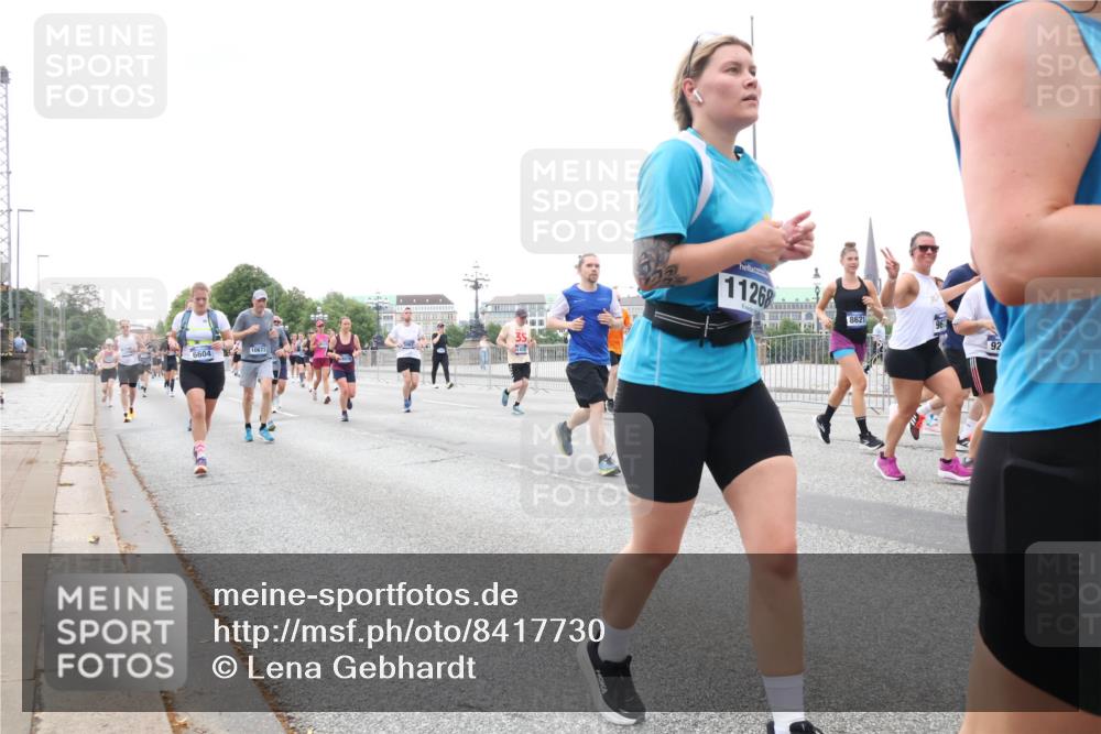 29.06.2025 - hella hamburg halbmarathon Lena Gebhardt http://msf.ph/oto/8417730 29.06.2025 10:52:02 Lombardsbrücke 6604, 10673, 11268, 8621, 961, 92, 1418, 1978, 2593, 3038, 3240, 3991, 4087, 4273, 4436, 4598, 4606, 4748, 4815, 5062, 5262, 5291, 5534, 5716, 5717, 6007, 6386, 6403, 6404, 6406, 6456, 6604, 6885, 6947, 6985, 7682, 7690, 7691, 8125, 8194, 8196, 8250, 8251, 8399, 8621, 9220, 9340, 9368, 9460, 9462, 9590, 9594, 9673, 9730, 10296, 10342, 10521, 10533, 10634, 10673, 10693, 10830, 10884, 11101, 11126, 11127, 11375, 11736, 11875, 11899, 11974, 12065, 12558 meine-sportfotos.de