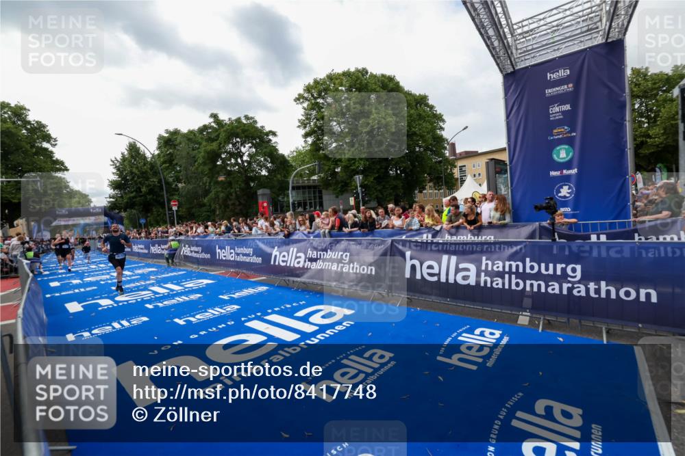 29.06.2025 - hella hamburg halbmarathon Zöllner http://msf.ph/oto/8417748 29.06.2025 10:29:11 Ziel 3043, 8473, 10171, 10351, 16157, 19194 meine-sportfotos.de