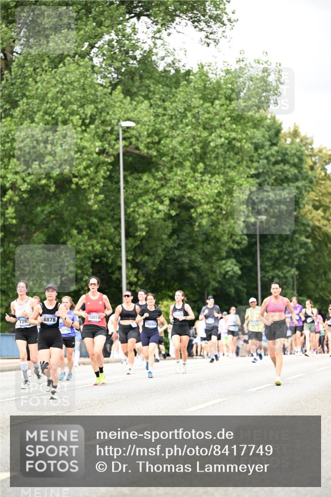 29.06.2025 - hella hamburg halbmarathon Dr. Thomas Lammeyer http://msf.ph/oto/8417749 29.06.2025 10:45:22 Kennedybrücke 1075, 1323, 1731, 3306, 4044, 4638, 4906, 5549, 5753, 6088, 6098, 6806, 7293, 7585, 7829, 7956, 8429, 8430, 8878, 9237, 9962, 10269, 10644, 10920, 10940, 11053, 11176 meine-sportfotos.de