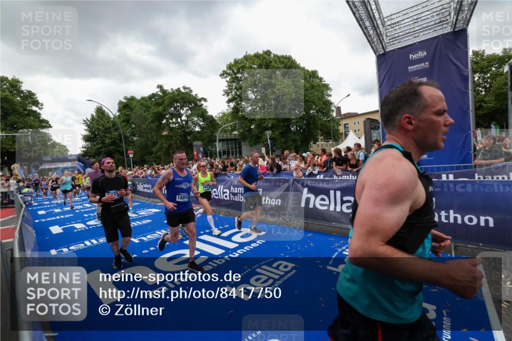 29.06.2025 - hella hamburg halbmarathon Zöllner http://msf.ph/oto/8417750 29.06.2025 10:51:23 Ziel 1461, 1817, 2364, 2411, 2636, 2718, 4814, 6657, 6776, 8316, 8930, 8989, 9214, 9476, 10480, 10667, 11124, 11512, 12016, 13047, 14865, 14994, 16357, 18019, 18489 meine-sportfotos.de
