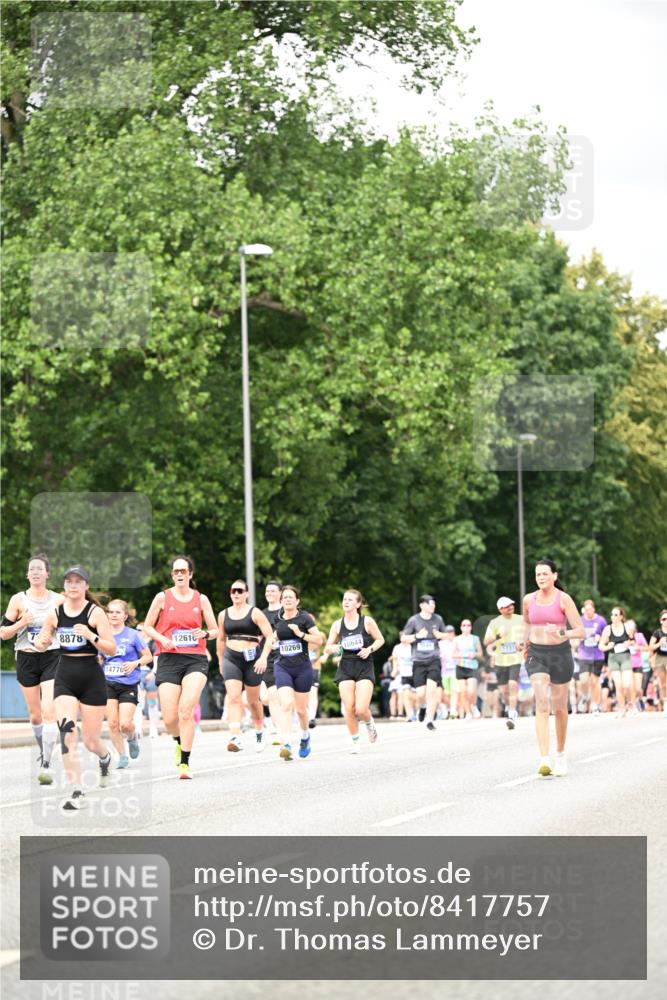 29.06.2025 - hella hamburg halbmarathon Dr. Thomas Lammeyer http://msf.ph/oto/8417757 29.06.2025 10:45:22 Kennedybrücke 1075, 1323, 1731, 3306, 4044, 4638, 4906, 5549, 5753, 6088, 6098, 6806, 7293, 7585, 7829, 7956, 8429, 8430, 8878, 9237, 9962, 10269, 10644, 10920, 10940, 11053, 11176 meine-sportfotos.de