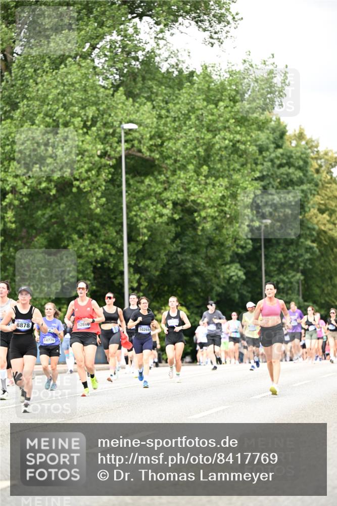 29.06.2025 - hella hamburg halbmarathon Dr. Thomas Lammeyer http://msf.ph/oto/8417769 29.06.2025 10:45:23 Kennedybrücke 1075, 1323, 1731, 4044, 4638, 4906, 5549, 6088, 6098, 6806, 7293, 7585, 7829, 7956, 8429, 8430, 8878, 9237, 9962, 10269, 10644, 10920, 11053, 11176 meine-sportfotos.de