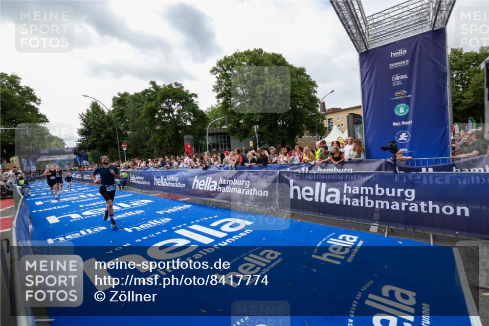 29.06.2025 - hella hamburg halbmarathon Zöllner http://msf.ph/oto/8417774 29.06.2025 10:29:12 Ziel 3043, 8473, 10171, 16157, 19194 meine-sportfotos.de
