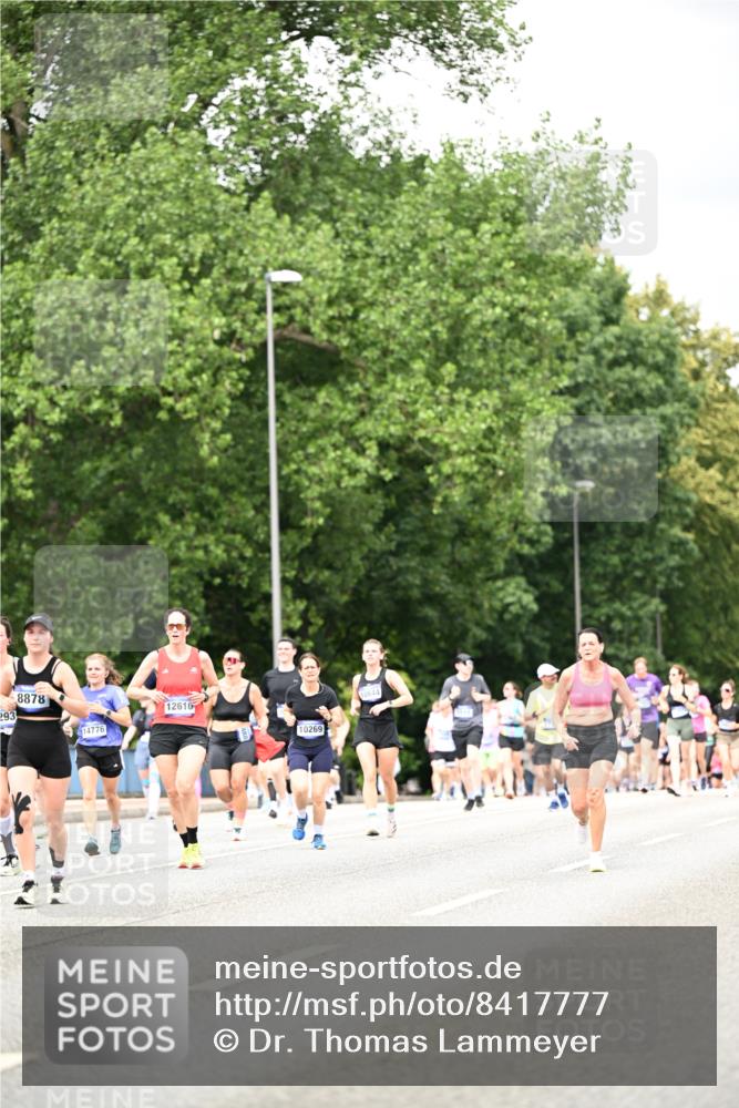 29.06.2025 - hella hamburg halbmarathon Dr. Thomas Lammeyer http://msf.ph/oto/8417777 29.06.2025 10:45:23 Kennedybrücke 1075, 1323, 1731, 4044, 4638, 4906, 5549, 6088, 6098, 6806, 7293, 7585, 7829, 7956, 8429, 8430, 8878, 9237, 9962, 10269, 10644, 10920, 11053, 11176 meine-sportfotos.de