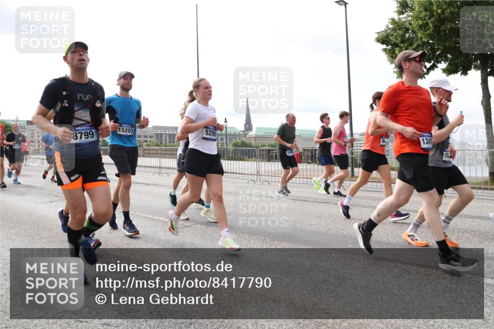 29.06.2025 - hella hamburg halbmarathon Lena Gebhardt http://msf.ph/oto/8417790 29.06.2025 10:18:00 Lombardsbrücke 8799, 15203, 5290, 12401, 1015, 1159, 1160, 1204, 1268, 1274, 1325, 1458, 1554, 1622, 1641, 1749, 1795, 1982, 2087, 2094, 2147, 2259, 2548, 2634, 2931, 3125, 3138, 3292, 3321, 3482, 3977, 4218, 4738, 4804, 5002, 5004, 5290, 5611, 5733, 6254, 6270, 6336, 6352, 6786, 7094, 7258, 7413, 7641, 7649, 7838, 7882, 7883, 8067, 8128, 8144, 8248, 8607, 8799, 9400, 9539, 9717, 9734, 9798, 9844, 9848, 9964, 10174, 10332, 10509, 10908, 12498 meine-sportfotos.de