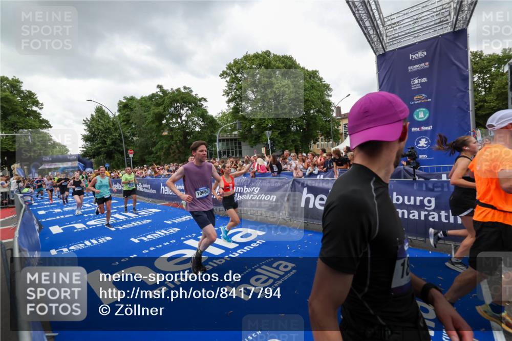 29.06.2025 - hella hamburg halbmarathon Zöllner http://msf.ph/oto/8417794 29.06.2025 10:51:25 Ziel 1817, 2364, 2411, 2636, 2718, 2946, 4814, 5820, 6657, 6776, 8316, 8989, 9214, 9656, 10480, 10667, 11124, 11422, 12016, 13047, 14865, 14994, 15950, 16357, 18019, 18489 meine-sportfotos.de