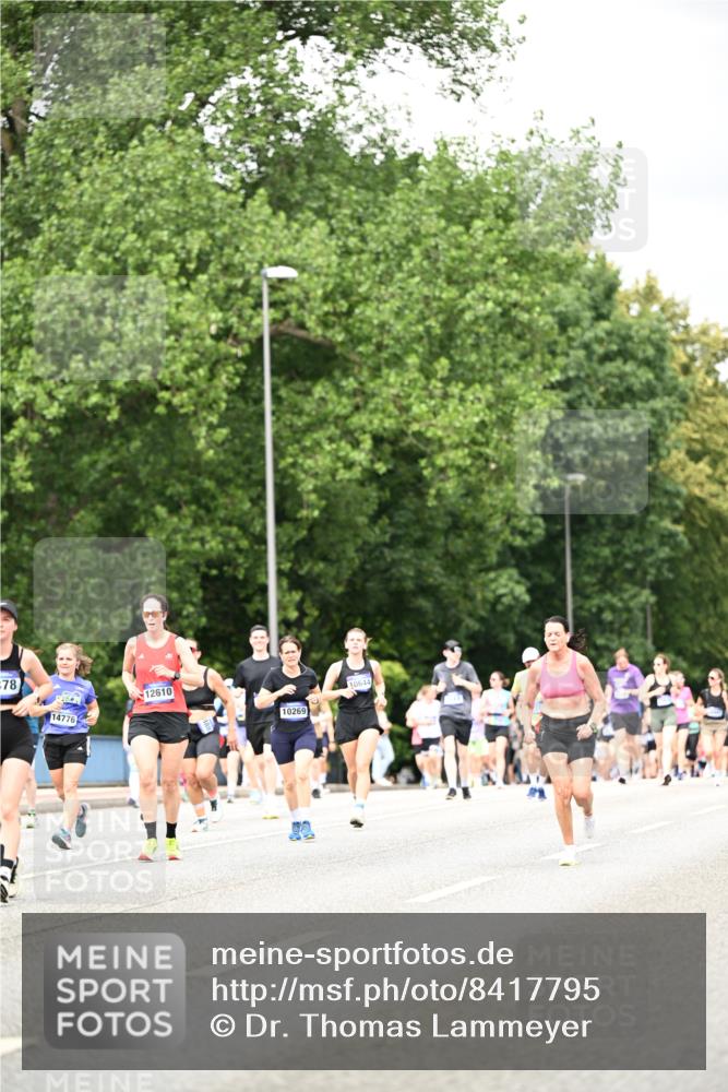 29.06.2025 - hella hamburg halbmarathon Dr. Thomas Lammeyer http://msf.ph/oto/8417795 29.06.2025 10:45:23 Kennedybrücke 1075, 1323, 1731, 4044, 4638, 4906, 5549, 6088, 6098, 6806, 7293, 7585, 7829, 7956, 8429, 8430, 8878, 9237, 9962, 10269, 10644, 10920, 11053, 11176 meine-sportfotos.de