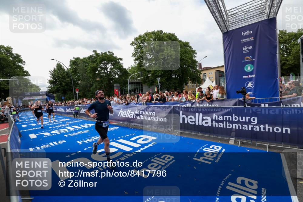 29.06.2025 - hella hamburg halbmarathon Zöllner http://msf.ph/oto/8417796 29.06.2025 10:29:13 Ziel 3043, 8473, 10171, 16157, 19194 meine-sportfotos.de