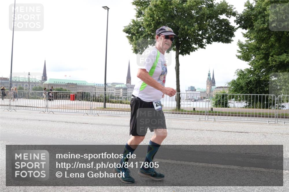 29.06.2025 - hella hamburg halbmarathon Lena Gebhardt http://msf.ph/oto/8417805 29.06.2025 10:27:01 Lombardsbrücke 1530, 1793, 1973, 2045, 2306, 2643, 2775, 4358, 4507, 4509, 5494, 5495, 5707, 6259, 6625, 6637, 7069, 7234, 7314, 7944, 8056, 8079, 8281, 9186, 9349, 10077, 10465, 11110, 11270, 11740, 11766, 12071, 13462, 14020, 14021, 15027, 15108, 15641, 15807, 15878, 16479, 16788, 17049, 17300, 17445, 17675, 18074, 18516, 18962, 18976, 18978 meine-sportfotos.de