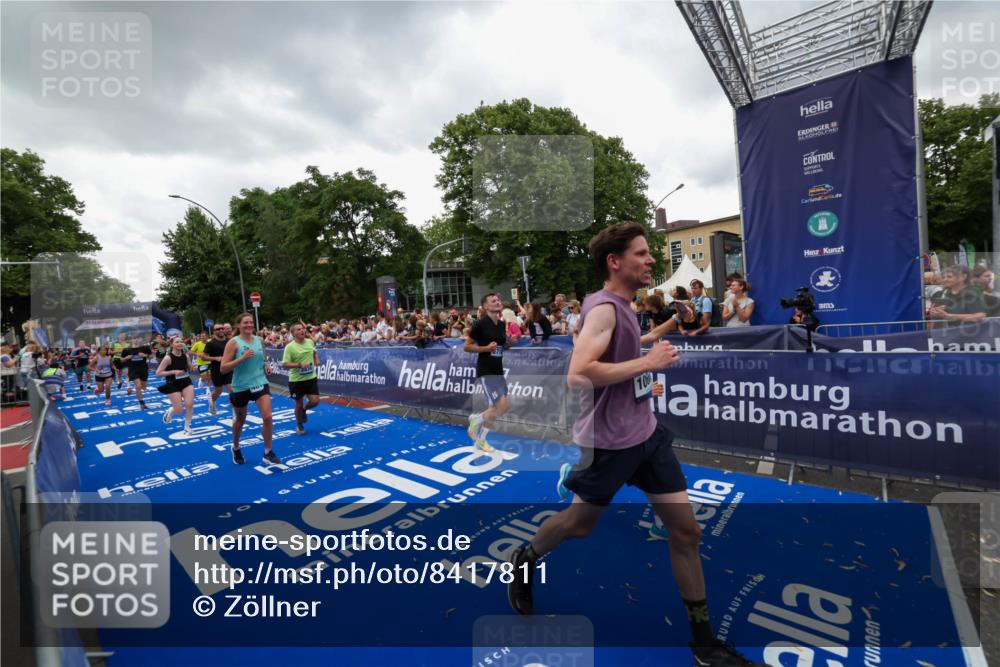 29.06.2025 - hella hamburg halbmarathon Zöllner http://msf.ph/oto/8417811 29.06.2025 10:51:25 Ziel 1817, 2364, 2411, 2636, 2718, 2946, 4814, 5820, 6657, 6776, 8316, 8989, 9214, 9656, 10480, 10667, 11124, 11422, 12016, 13047, 14865, 14994, 15950, 16357, 18019, 18489 meine-sportfotos.de