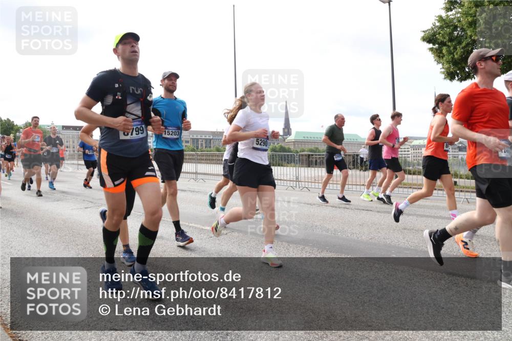 29.06.2025 - hella hamburg halbmarathon Lena Gebhardt http://msf.ph/oto/8417812 29.06.2025 10:18:00 Lombardsbrücke 41, 799, 15203, 5290, 1670, 1015, 1159, 1160, 1204, 1268, 1274, 1325, 1458, 1554, 1622, 1641, 1749, 1795, 1982, 2087, 2094, 2147, 2259, 2548, 2634, 2931, 3125, 3138, 3292, 3321, 3482, 3977, 4218, 4738, 4804, 5002, 5004, 5290, 5611, 5733, 6254, 6270, 6336, 6352, 6786, 7094, 7258, 7413, 7641, 7649, 7838, 7882, 7883, 8067, 8128, 8144, 8248, 8607, 8799, 9400, 9539, 9717, 9734, 9798, 9844, 9848, 9964, 10174, 10332, 10509, 10908, 12498 meine-sportfotos.de
