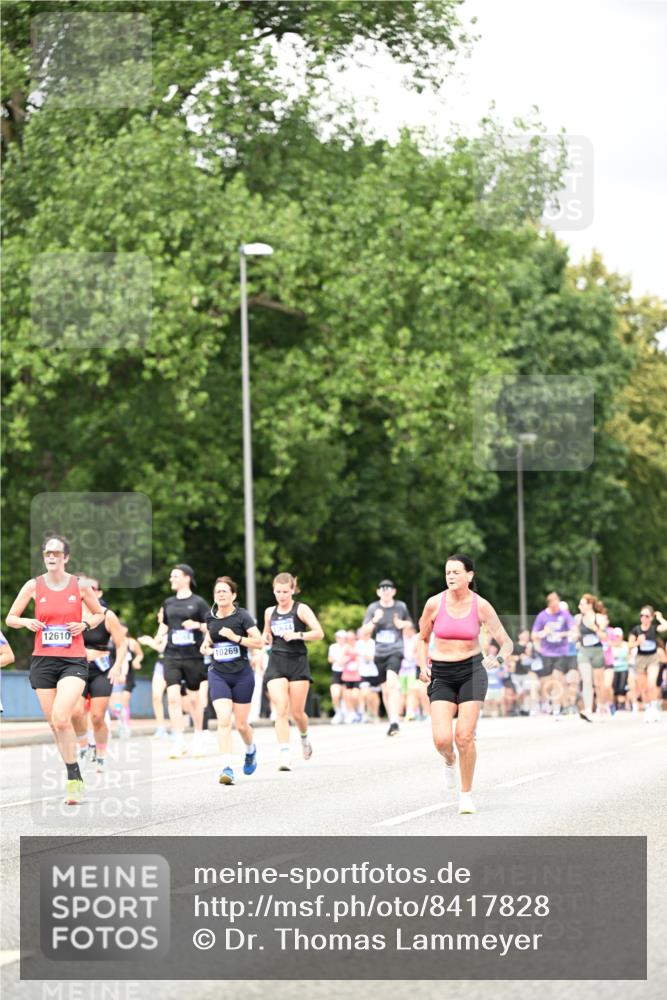 29.06.2025 - hella hamburg halbmarathon Dr. Thomas Lammeyer http://msf.ph/oto/8417828 29.06.2025 10:45:24 Kennedybrücke 1075, 1323, 1731, 4044, 4638, 4906, 5549, 6088, 6098, 6806, 7293, 7585, 7829, 7956, 8429, 8430, 8878, 9237, 9962, 10269, 10407, 10644, 11053, 11176 meine-sportfotos.de