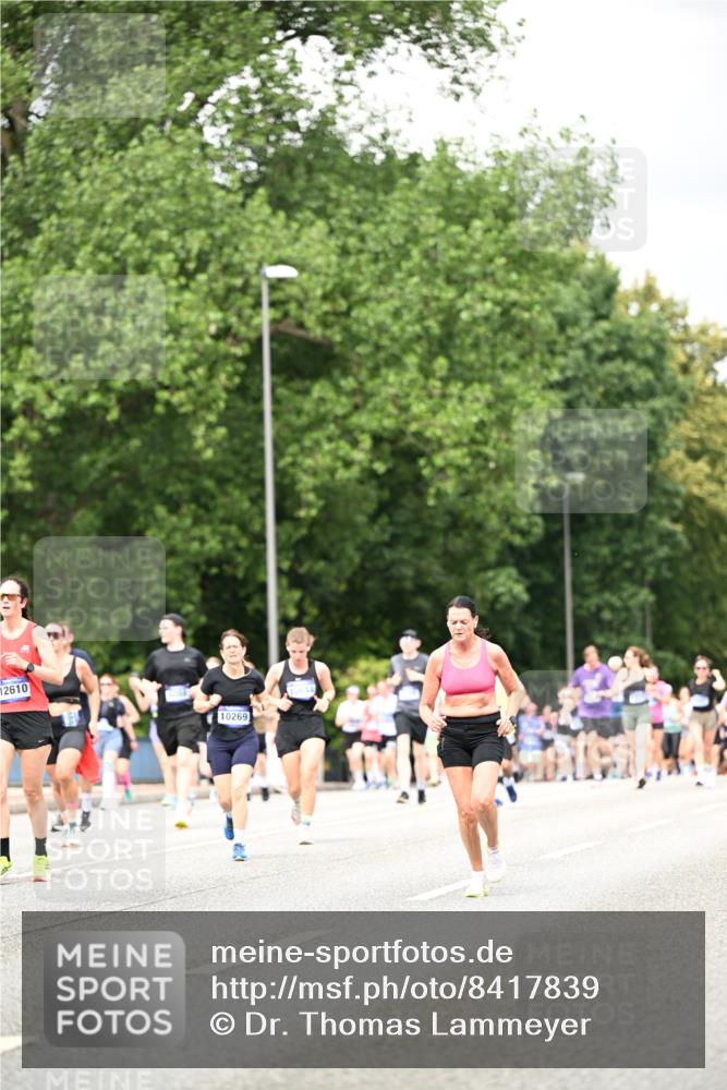 29.06.2025 - hella hamburg halbmarathon Dr. Thomas Lammeyer http://msf.ph/oto/8417839 29.06.2025 10:45:25 Kennedybrücke 1075, 1323, 1731, 4044, 4638, 4906, 5549, 6088, 6098, 6806, 7293, 7585, 7661, 7829, 7956, 8429, 8430, 8878, 9962, 10269, 10407, 10644, 11176 meine-sportfotos.de