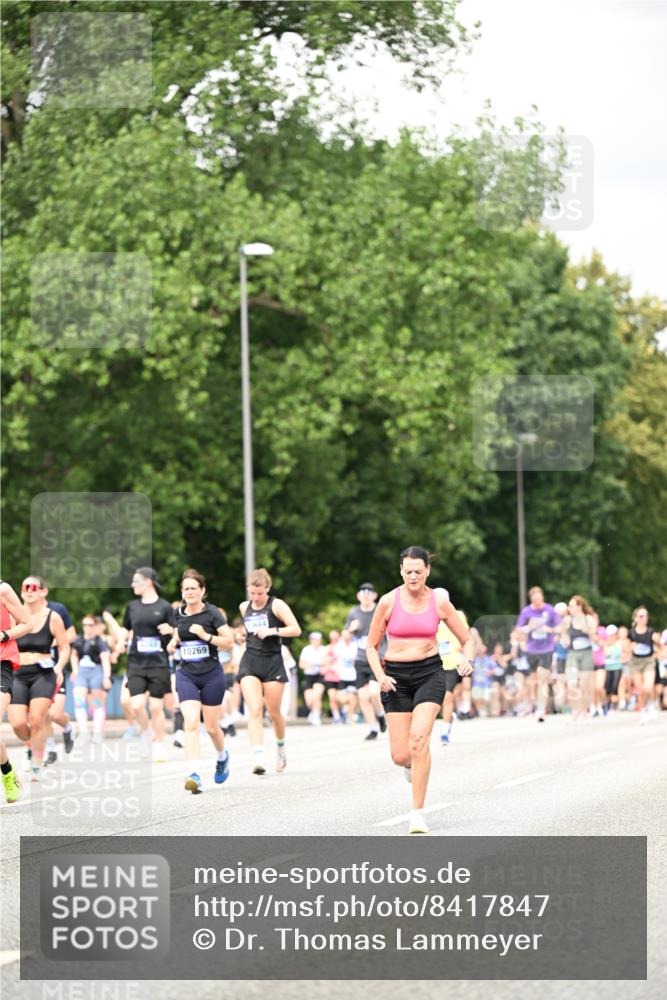 29.06.2025 - hella hamburg halbmarathon Dr. Thomas Lammeyer http://msf.ph/oto/8417847 29.06.2025 10:45:25 Kennedybrücke 1075, 1323, 1731, 4044, 4638, 4906, 5549, 6088, 6098, 6806, 7293, 7585, 7661, 7829, 7956, 8429, 8430, 8878, 9962, 10269, 10407, 10644, 11176 meine-sportfotos.de