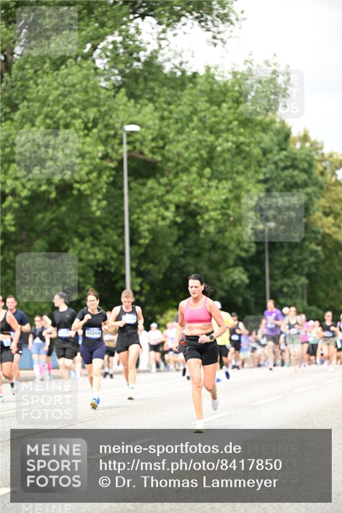 29.06.2025 - hella hamburg halbmarathon Dr. Thomas Lammeyer http://msf.ph/oto/8417850 29.06.2025 10:45:25 Kennedybrücke 1075, 1323, 1731, 4044, 4638, 4906, 5549, 6088, 6098, 6806, 7293, 7585, 7661, 7829, 7956, 8429, 8430, 8878, 9962, 10269, 10407, 10644, 11176 meine-sportfotos.de