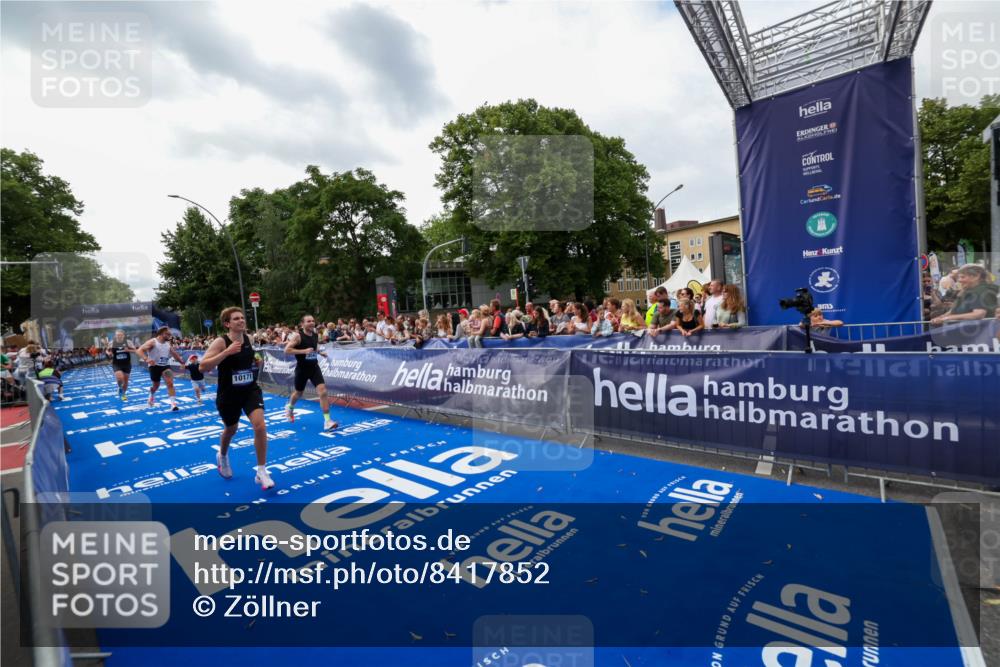 29.06.2025 - hella hamburg halbmarathon Zöllner http://msf.ph/oto/8417852 29.06.2025 10:29:14 Ziel 3043, 8473, 10171, 16157, 19194 meine-sportfotos.de