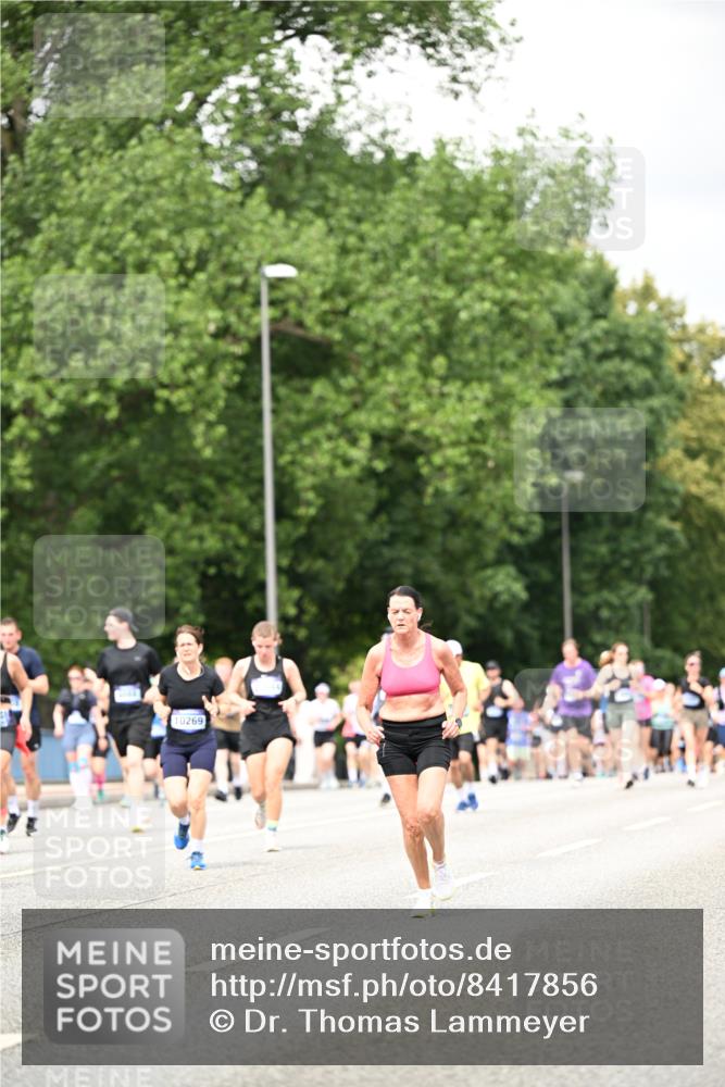 29.06.2025 - hella hamburg halbmarathon Dr. Thomas Lammeyer http://msf.ph/oto/8417856 29.06.2025 10:45:25 Kennedybrücke 1075, 1323, 1731, 4044, 4638, 4906, 5549, 6088, 6098, 6806, 7293, 7585, 7661, 7829, 7956, 8429, 8430, 8878, 9962, 10269, 10407, 10644, 11176 meine-sportfotos.de