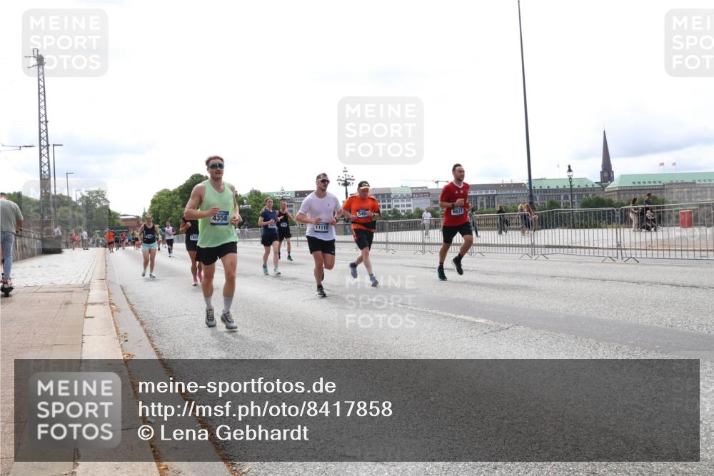 29.06.2025 - hella hamburg halbmarathon Lena Gebhardt http://msf.ph/oto/8417858 29.06.2025 10:27:02 Lombardsbrücke 1897, 4358, 11110, 6637, 1530, 1793, 1973, 2045, 2306, 2643, 2775, 4358, 4507, 4509, 5494, 5495, 5707, 6259, 6625, 6637, 7069, 7234, 7314, 7944, 8056, 8079, 8281, 9186, 9349, 10077, 10465, 11110, 11270, 11740, 11766, 12071, 13462, 14020, 14021, 15027, 15108, 15641, 15807, 15878, 16479, 16788, 17049, 17300, 17445, 17675, 18074, 18516, 18962, 18976, 18978 meine-sportfotos.de