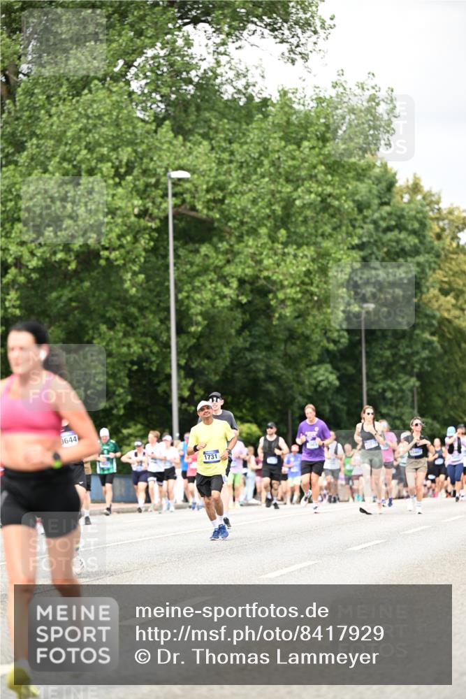 29.06.2025 - hella hamburg halbmarathon Dr. Thomas Lammeyer http://msf.ph/oto/8417929 29.06.2025 10:45:28 Kennedybrücke 1075, 1731, 4044, 4412, 4638, 4906, 5549, 6088, 7293, 7585, 7661, 7829, 8429, 8430, 8769, 8878, 9962, 10269, 10407, 10644, 11176 meine-sportfotos.de