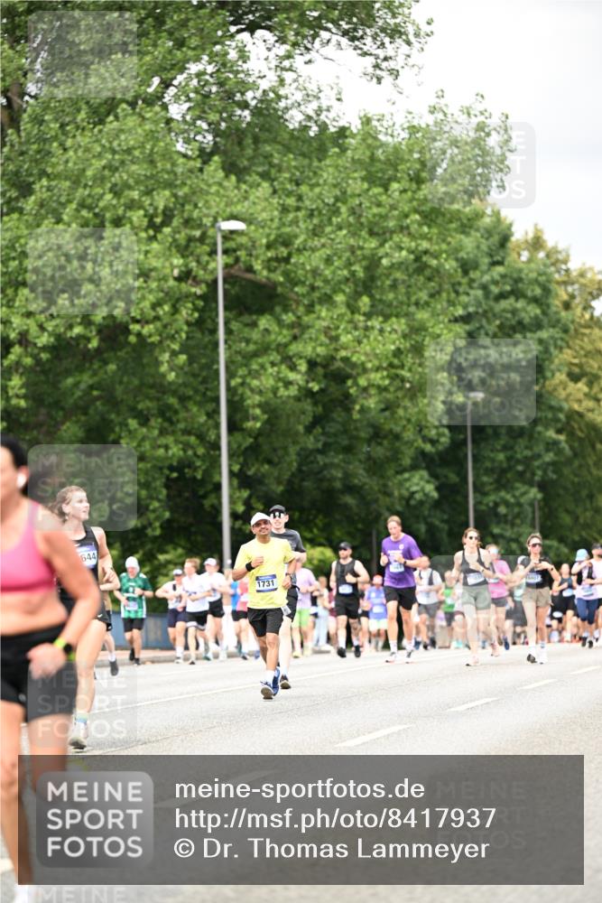 29.06.2025 - hella hamburg halbmarathon Dr. Thomas Lammeyer http://msf.ph/oto/8417937 29.06.2025 10:45:28 Kennedybrücke 1075, 1731, 4044, 4412, 4638, 4906, 5549, 6088, 7293, 7585, 7661, 7829, 8429, 8430, 8769, 8878, 9962, 10269, 10407, 10644, 11176 meine-sportfotos.de