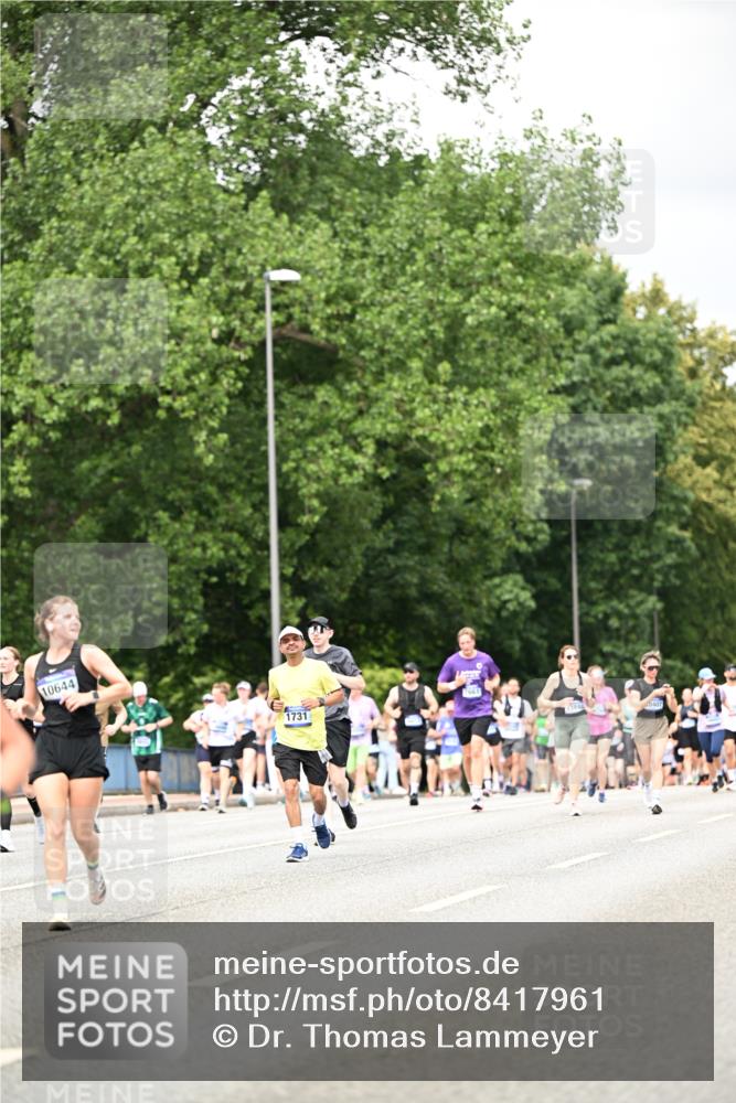 29.06.2025 - hella hamburg halbmarathon Dr. Thomas Lammeyer http://msf.ph/oto/8417961 29.06.2025 10:45:29 Kennedybrücke 1731, 4044, 4412, 4638, 4906, 5549, 6088, 7293, 7585, 7661, 7829, 8429, 8430, 8769, 8878, 9962, 10269, 10407, 10644, 11176 meine-sportfotos.de