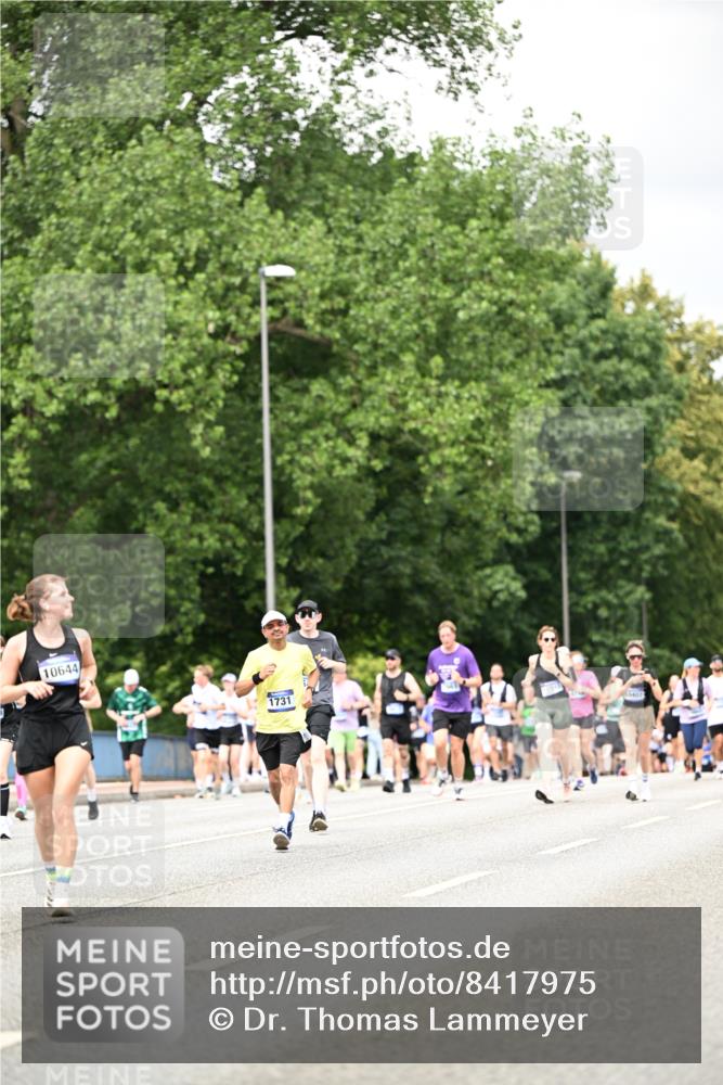 29.06.2025 - hella hamburg halbmarathon Dr. Thomas Lammeyer http://msf.ph/oto/8417975 29.06.2025 10:45:29 Kennedybrücke 1731, 4044, 4412, 4638, 4906, 5549, 6088, 7293, 7585, 7661, 7829, 8429, 8430, 8769, 8878, 9962, 10269, 10407, 10644, 11176 meine-sportfotos.de