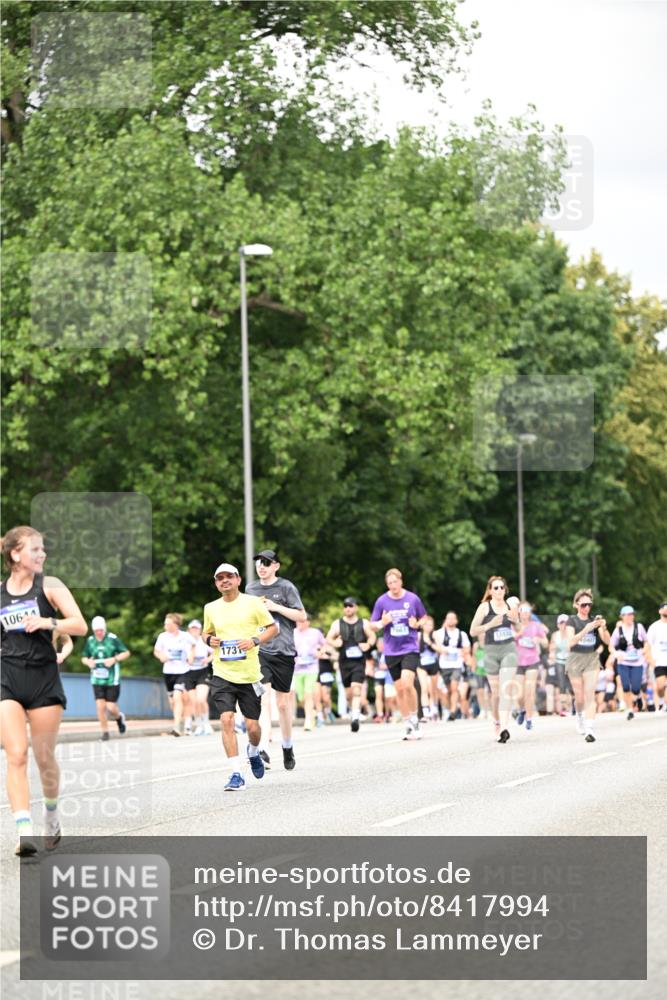 29.06.2025 - hella hamburg halbmarathon Dr. Thomas Lammeyer http://msf.ph/oto/8417994 29.06.2025 10:45:29 Kennedybrücke 1731, 4044, 4412, 4638, 4906, 5549, 6088, 7293, 7585, 7661, 7829, 8429, 8430, 8769, 8878, 9962, 10269, 10407, 10644, 11176 meine-sportfotos.de