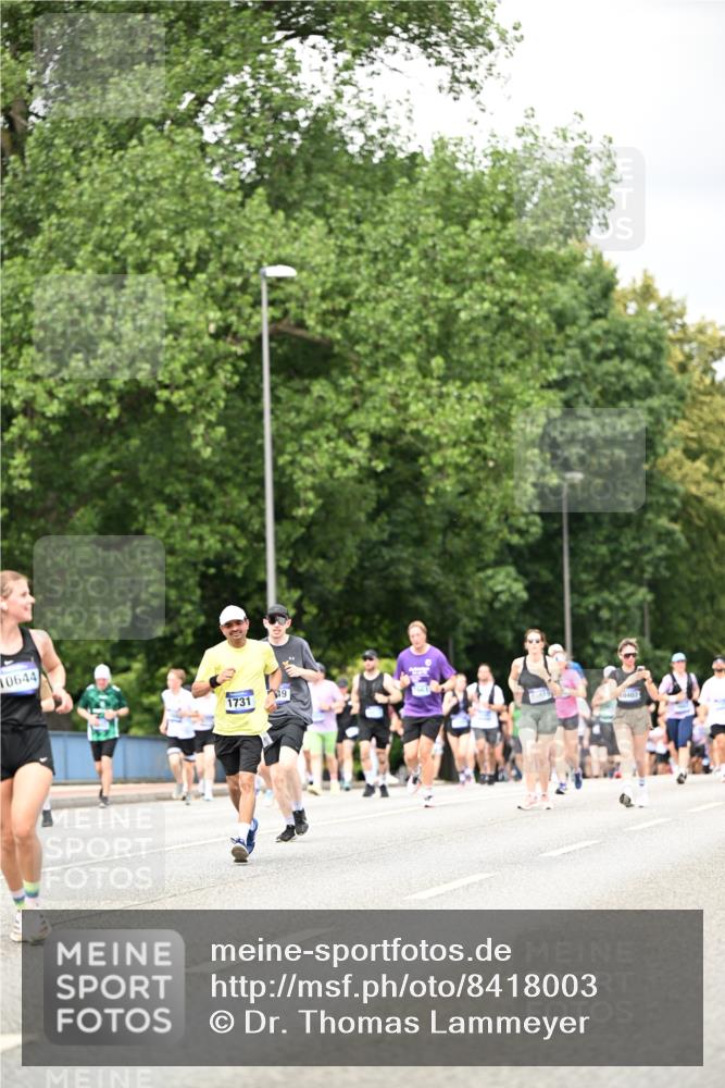 29.06.2025 - hella hamburg halbmarathon Dr. Thomas Lammeyer http://msf.ph/oto/8418003 29.06.2025 10:45:30 Kennedybrücke 1731, 3344, 4044, 4412, 4638, 4906, 5549, 6088, 7293, 7585, 7661, 7829, 8429, 8430, 8769, 8878, 9962, 10269, 10407, 10644 meine-sportfotos.de