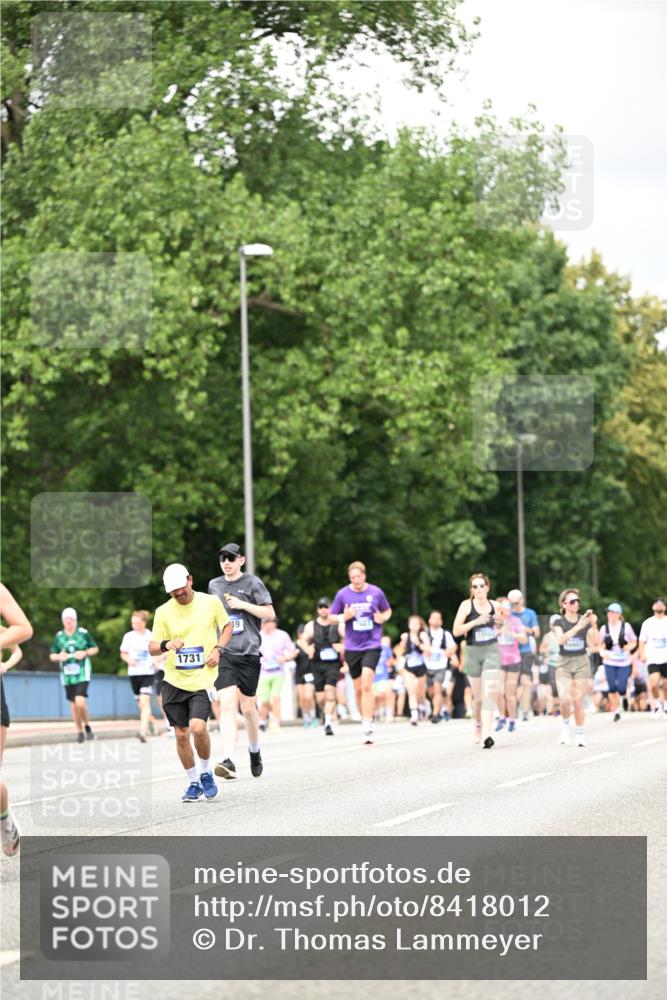 29.06.2025 - hella hamburg halbmarathon Dr. Thomas Lammeyer http://msf.ph/oto/8418012 29.06.2025 10:45:30 Kennedybrücke 1731, 3344, 4044, 4412, 4638, 4906, 5549, 6088, 7293, 7585, 7661, 7829, 8429, 8430, 8769, 8878, 9962, 10269, 10407, 10644 meine-sportfotos.de