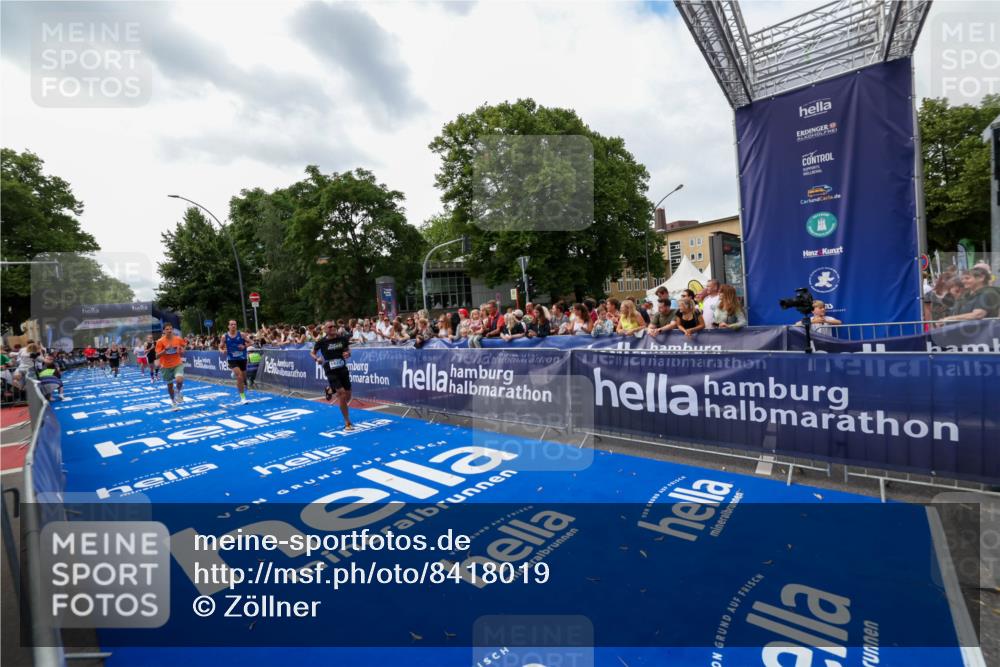 29.06.2025 - hella hamburg halbmarathon Zöllner http://msf.ph/oto/8418019 29.06.2025 10:29:23 Ziel 2075, 8975, 9571, 12287, 12337, 13838, 14164, 14395, 19203 meine-sportfotos.de