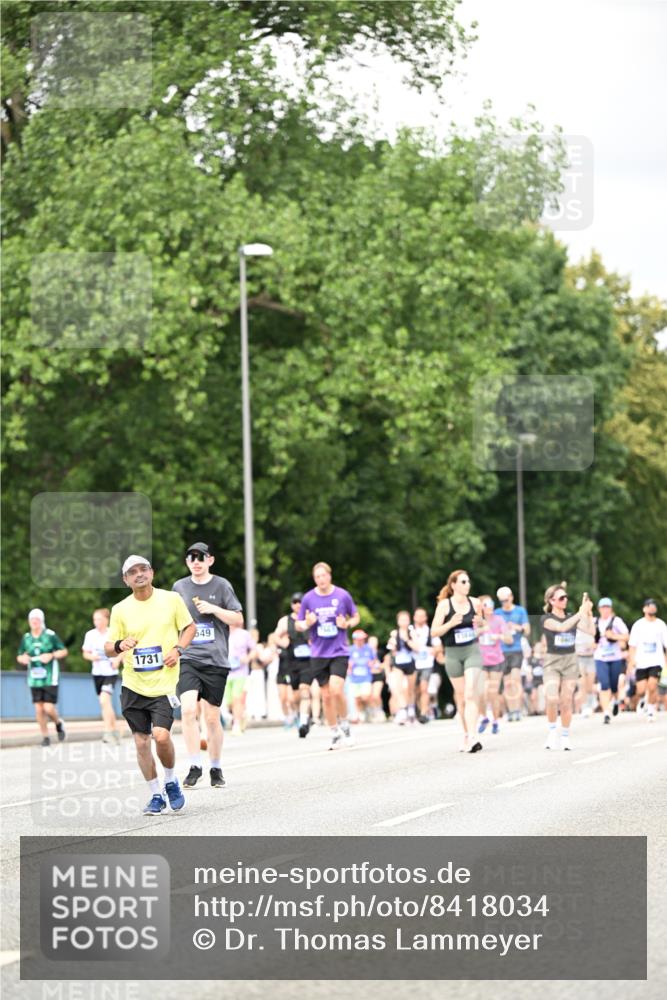 29.06.2025 - hella hamburg halbmarathon Dr. Thomas Lammeyer http://msf.ph/oto/8418034 29.06.2025 10:45:31 Kennedybrücke 1731, 3344, 4044, 4412, 4638, 5549, 6088, 7293, 7585, 7661, 7829, 8429, 8430, 8769, 8878, 9962, 10269, 10407, 10644, 11166 meine-sportfotos.de